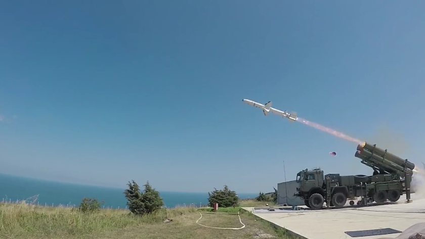 Турция провела первый наземный запуск противокорабельной ракеты Atmaca (видео)