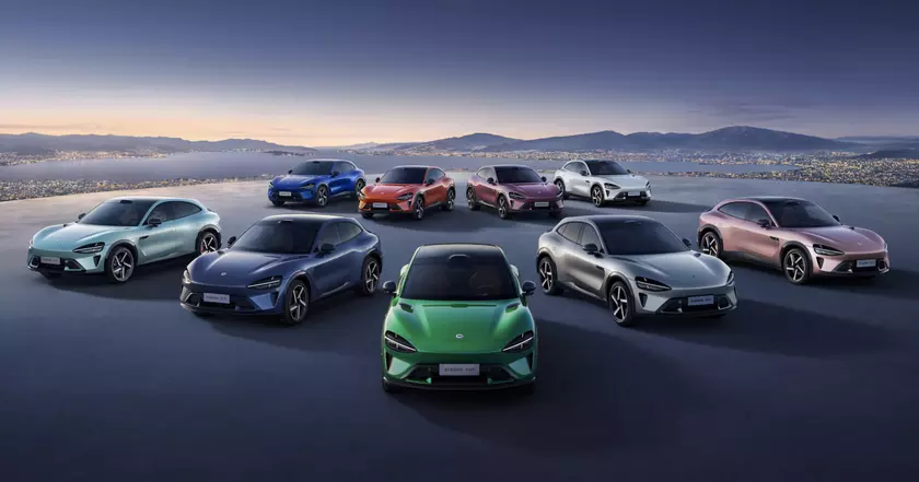 Новый электрокроссовер Xiaomi YU7: Разнообразие модификаций и цветовых вариантов