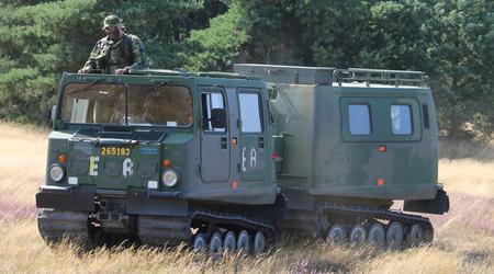 Leopard-Funkgeräte, gepanzerte Geländewagen Bandvagn 206 und Minenräumfahrzeuge WISINT 1: Deutschland übergibt der Ukraine ein neues Waffenpaket