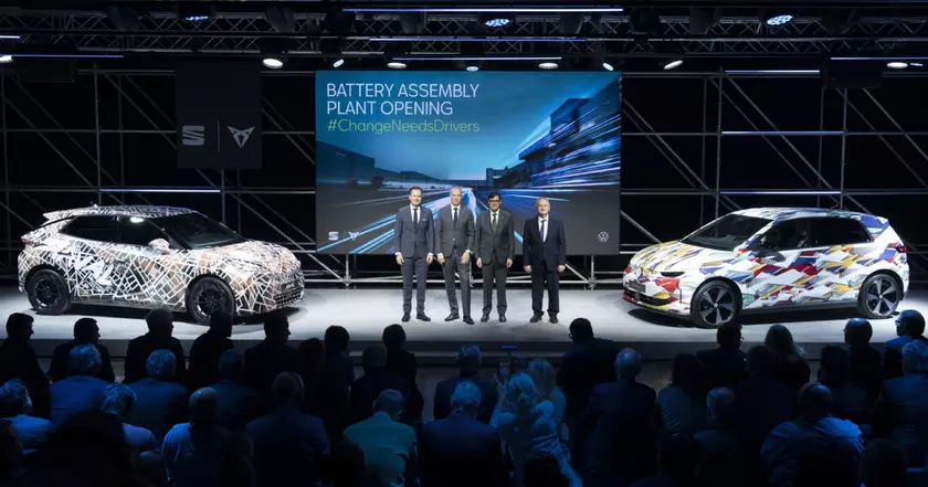 Новый завод в Мартореле: Как производство аккумуляторов изменит будущее технологий