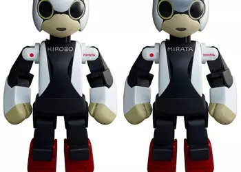 Роботы-космонавты Dentsu Kibo