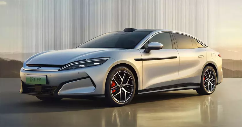 Descubre el Innovador BYD Han L: Tecnología China con Estilo Futurista