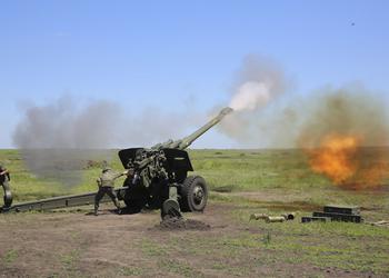 Ukrainische Streitkräfte zerstören sowjetische 152 mm Haubitze M1987 2A65 in Russland