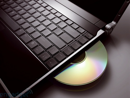 Dell выпустит ноутбук Studio XPS 13 с кожаной отделкой-3