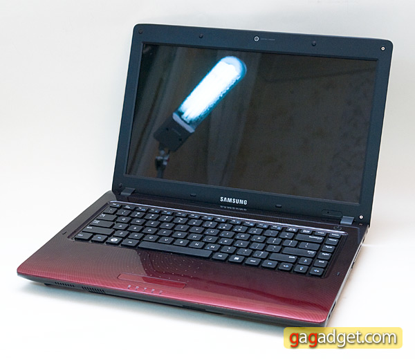 Красное на чёрном. Обзор ноутбука Samsung R480-6