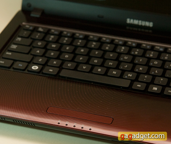 Красное на чёрном. Обзор ноутбука Samsung R480-9