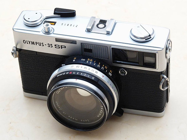Fujifilm FinePix X100: компактная камера с большой матрицей и несменным объективом-2