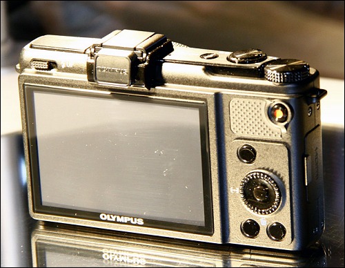 Olympus работает над компактной камерой высокого класса-3