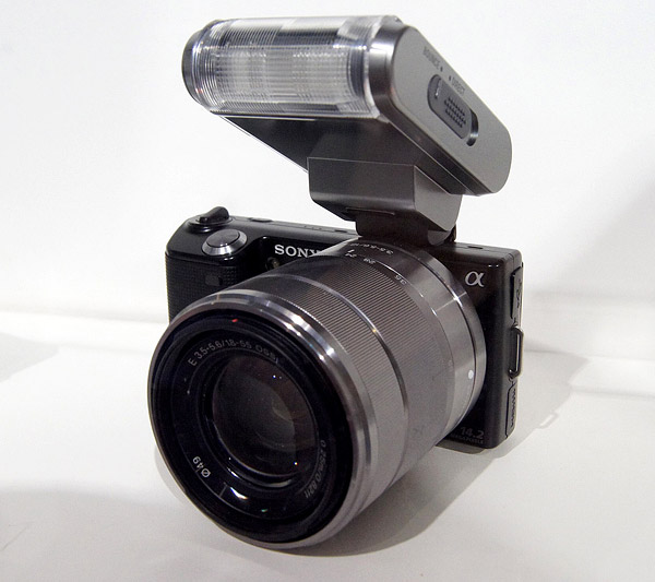 Sony на Photokina: новые прошивки и объективы для NEX, прототип зеркальной камеры среднего класса-3