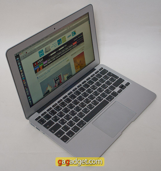Обзор ноутбука Apple MacBook Air (11 дюймов) -2