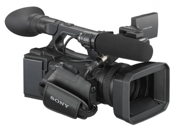 Sony HXR-NX70: профессиональная видеокамера с влаго- и пылезащитой (видео)