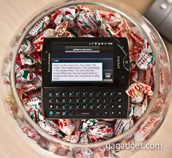 Обзор Android-смартфонов Sony Ericsson XPERIA Mini и Mini Pro-6