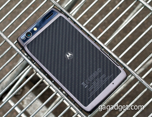 RAZRешите представиться. Обзор Android-смартфона Motorola RAZR XT910-4