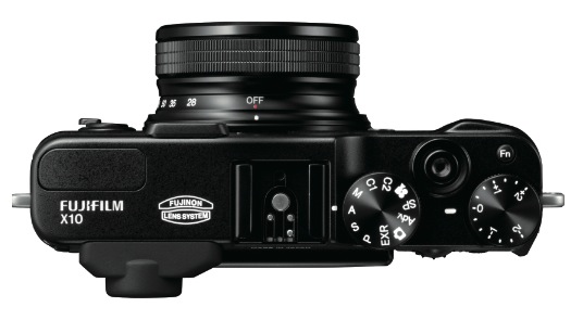 Назад в будущее: Fujifilm представила топовую компактную камеру FinePix X10 с матрицей 2/3 дюйма-2