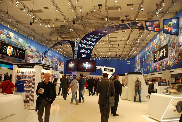 Не счесть алмазов. Samsung определился с украинскими ценами на новинки IFA 2011 