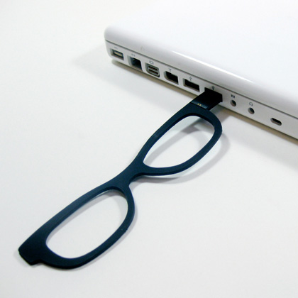 У кого четыре глаза… концепт USB-флешки для ботанов-3