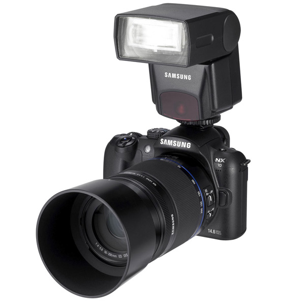 Гибридная камера Samsung NX10 с сенсором APS-C и AMOLED-экраном-5