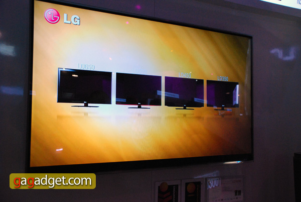 Стенд LG на CES 2010 своими глазами, часть вторая: телевизоры и 3D-11