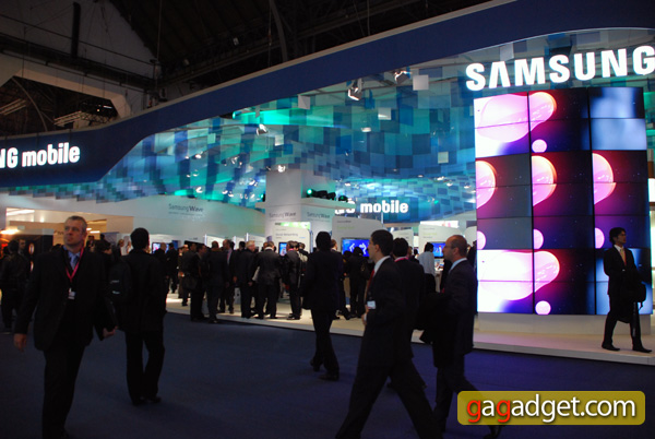 Стенд Samsung на MWC 2010 своими глазами: большой фоторепортаж