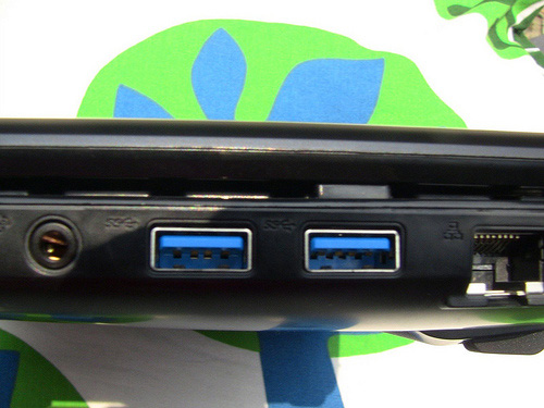 ASUS Eee PC 1215: нетбук на Atom D510 с NVIDIA ION и USB 3.0-3