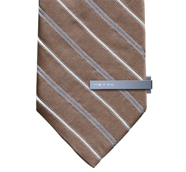 Metro: концепт двустороннего USB-накопителя в виде заколки для галстука-5
