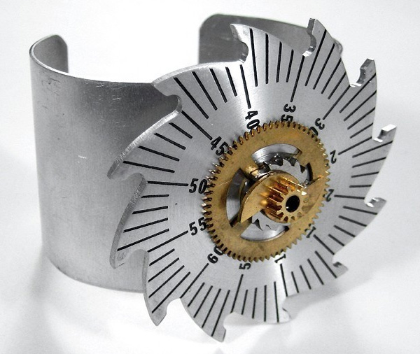 Брутальные паропанковские наручные часы с дизайном фрезы