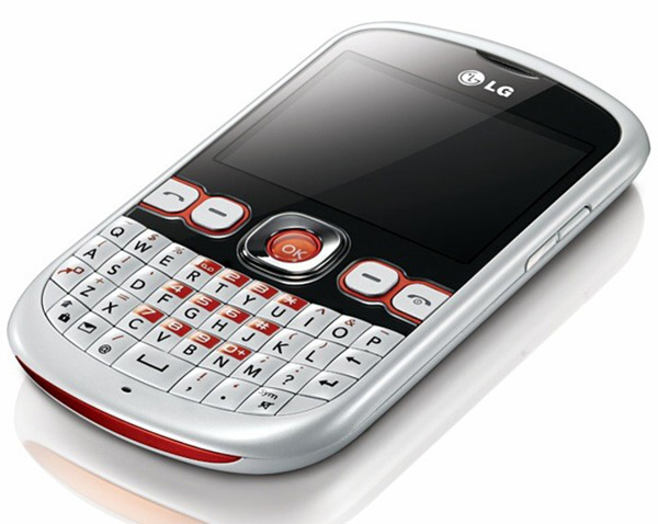 LG Town C300: симпатичный тонкий телефон с QWERTY-клавиатурой