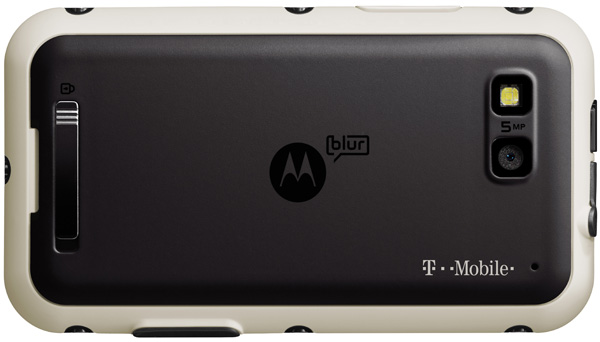 Motorola Defy: защищенный смартфон на Android 2.1-6