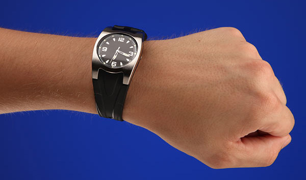 Подарок для админа: наручные часы с встроенным кардридером microSD-2