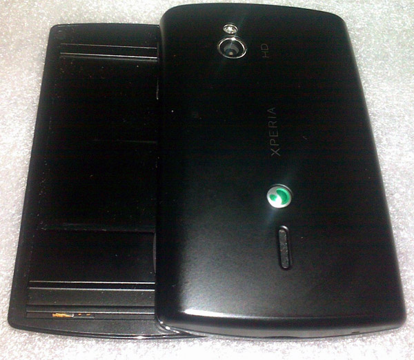 Новые снимки Sony Ericsson XPERIA Mini Pro 2-2