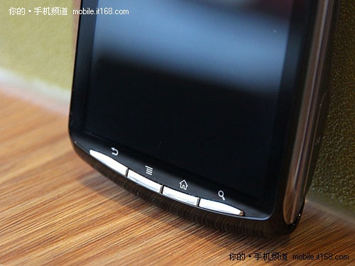 Игровой Android-смартфон Sony Ericsson XPERIA Play отснят и обмерян-8