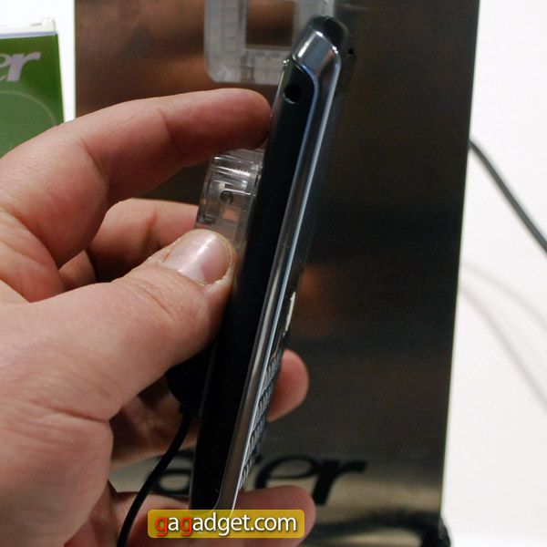 MWC 2011: Android-смартфоны Acer Iconia Smart, beTouch E210 и Liquid Mini своими глазами (видео)-22