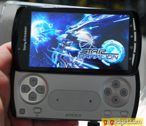 MWC 2011: игровой смартфон Sony Ericsson XPERIA Play своими глазами (видео)