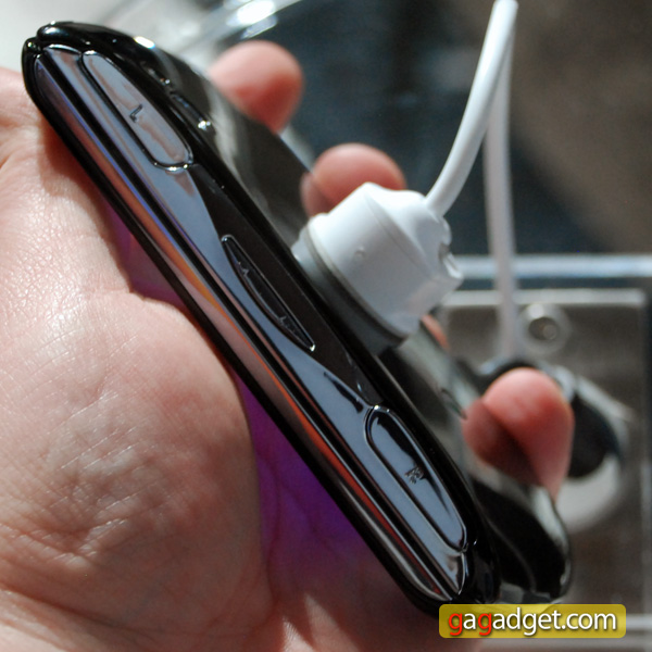MWC 2011: игровой смартфон Sony Ericsson XPERIA Play своими глазами (видео)-5