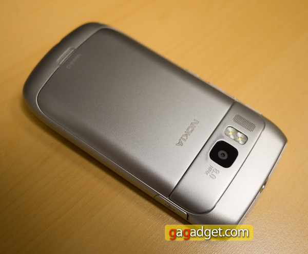 Nokia E6 своими глазами: Symbian Anna и чехол-бампер-4