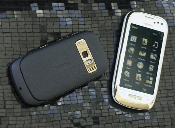 Ого или Nokia Oro: упакованный смартфон за тысячу евро-3