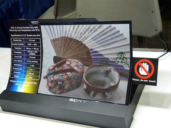 13-дюймовый гибкий цветной дисплей Sony, созданный по технологии электронной бумаги