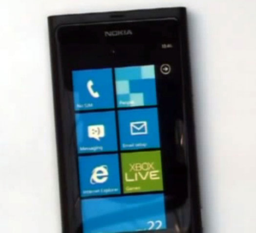 Первые фото смартфона Nokia на Windows Phone 7