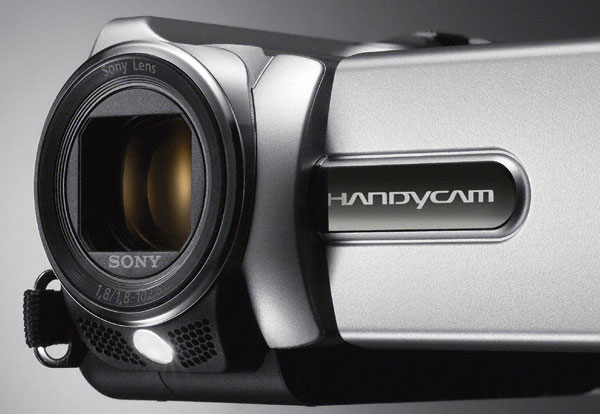 Видеокамеры Sony Handycam SX21E и SR21E: стандартное разрешение и 57-кратный оптический зум-8