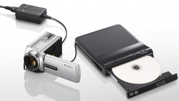 Видеокамеры Sony Handycam SX21E и SR21E: стандартное разрешение и 57-кратный оптический зум-9
