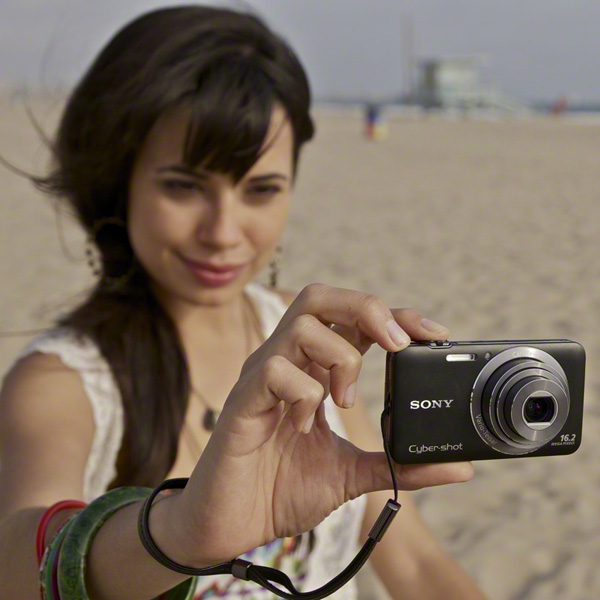 Sony TX55 и WX30: крохотные камеры с пятикратным зумом-17