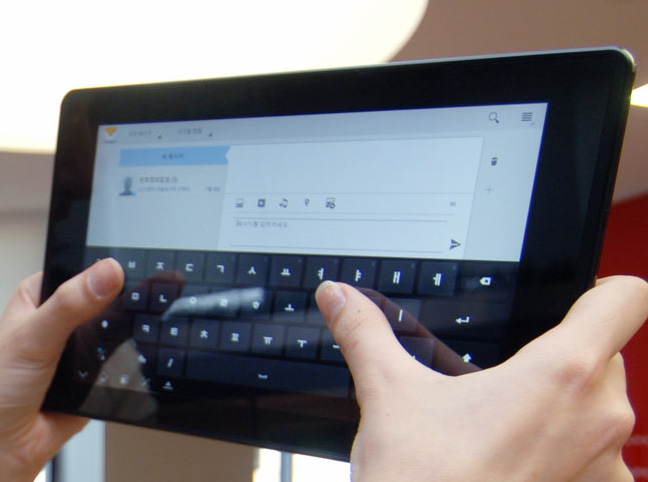 LG Optimus Pad LTE: 9-дюймовый планшет с IPS-матрицей на Android 3.2-3