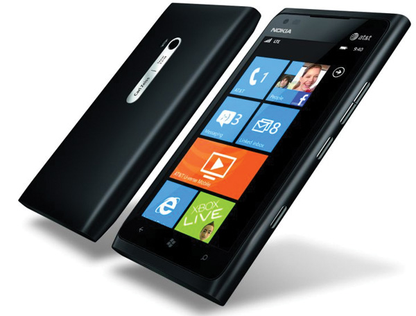 Nokia Lumia 900: та же Lumia 800 только с 4.3-дюймовым экраном