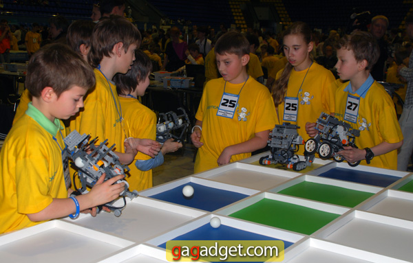 Фоторепортаж с фестиваля робототехники Robotica 2012-11