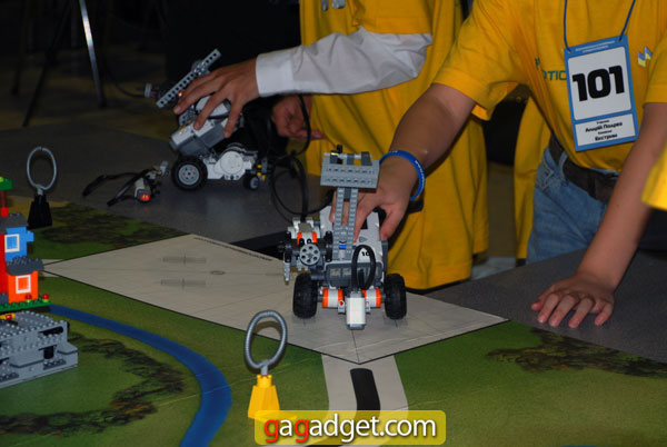 Фоторепортаж с фестиваля робототехники Robotica 2012-23