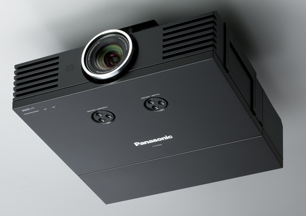 Проектор Panasonic PT-AE4000 с картинкой FullHD
