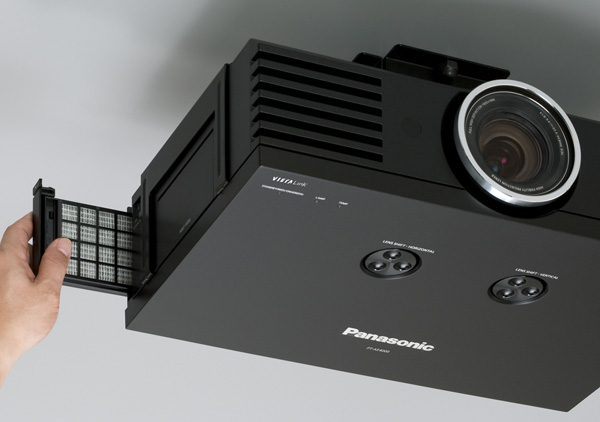 Проектор Panasonic PT-AE4000 с картинкой FullHD-3