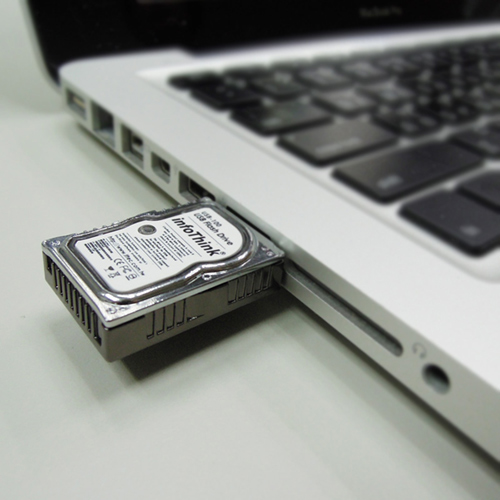 USB-флешка в виде миниатюрного жесткого диска-4