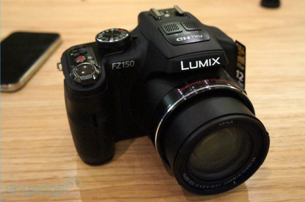 Panasonic анонсировала топовые фотокамеры LUMIX DMC-FZ150 и DMC-FX90-12