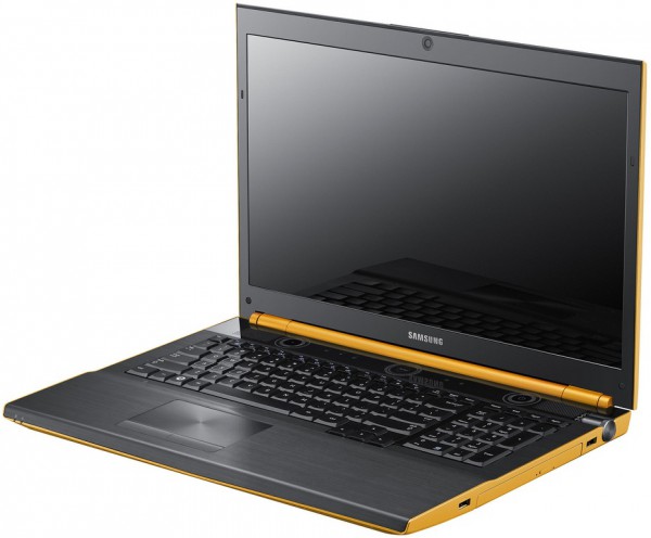 Геймерский ноутбук Samsung Series 7 700G7A стал желтым-2